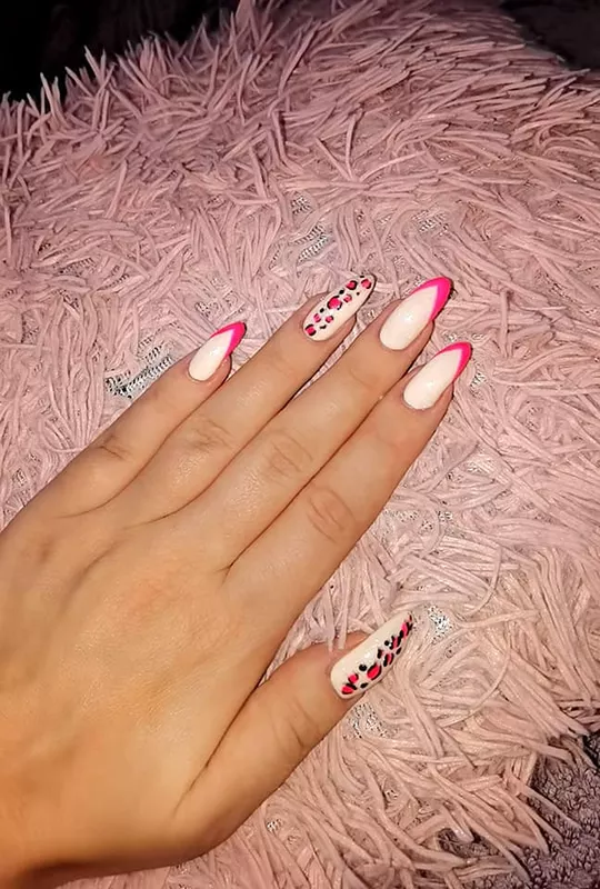 biało-różowe paznokcie